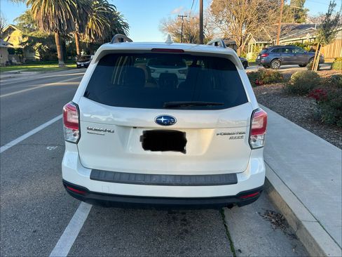 Used 2017 Subaru Forester 2.5i Premium image 5