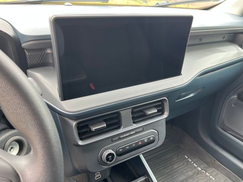 Used 2025 Ford Maverick XL image 9