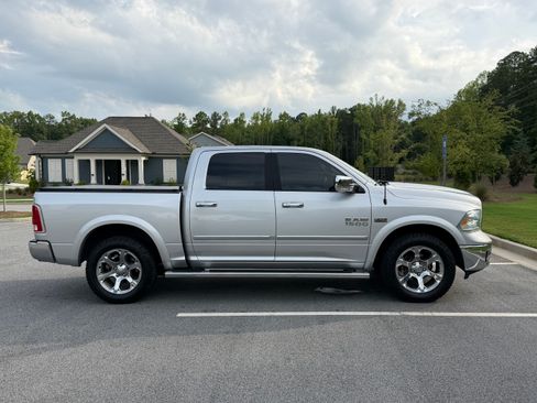Used 2016 RAM 1500 Laramie w/ Convenience Group AWD/4WD image 5