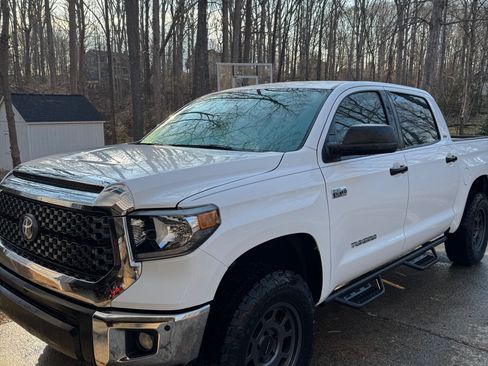 Used 2021 Toyota Tundra 4x4 CrewMax image 5