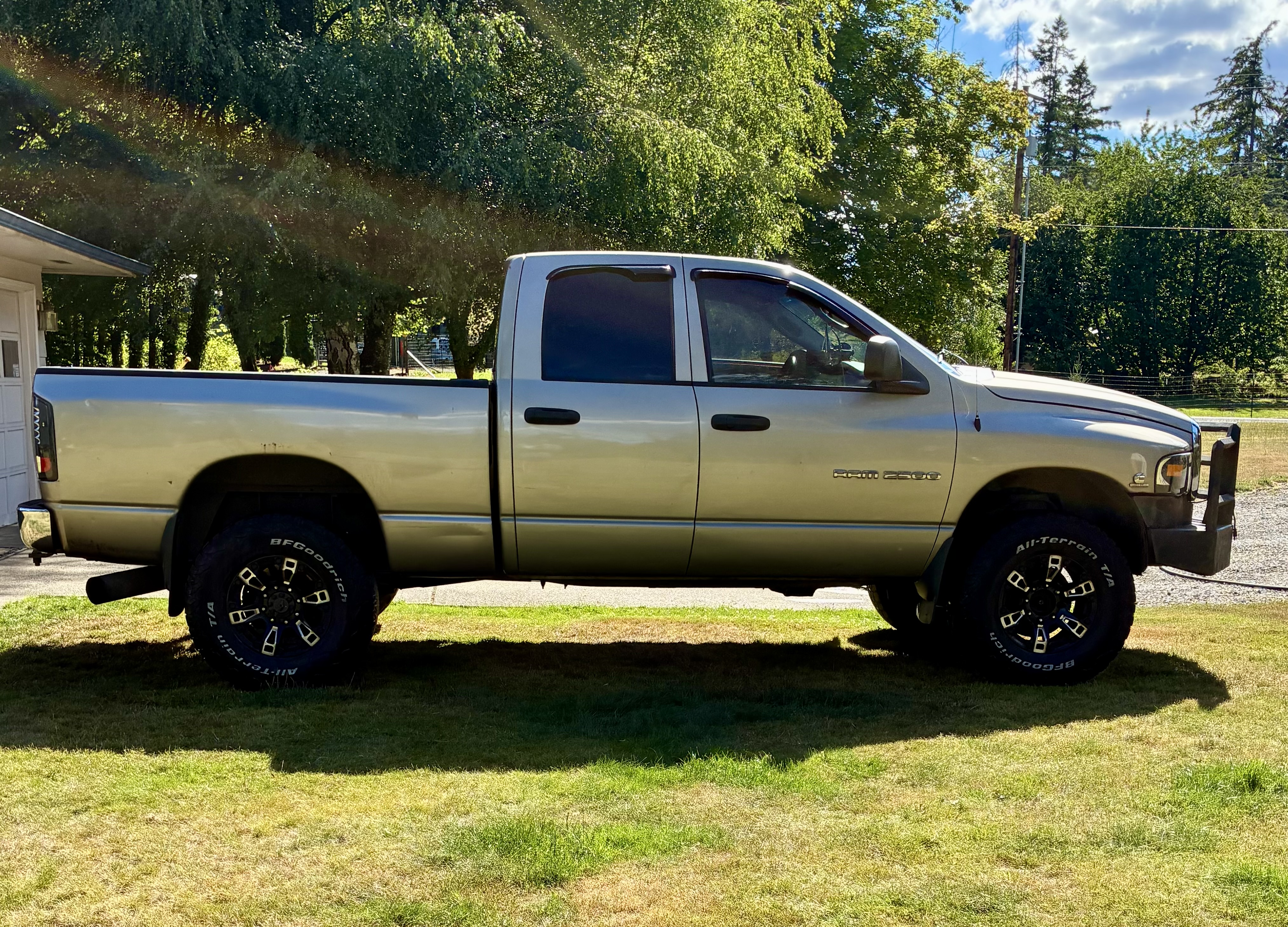 Used 2004 Dodge Ram 2500 Truck SLT w/ Trailer Tow Group AWD/4WD image 2