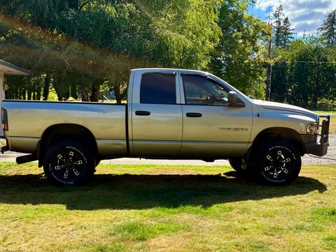 Used 2004 Dodge Ram 2500 Truck SLT w/ Trailer Tow Group AWD/4WD image 2