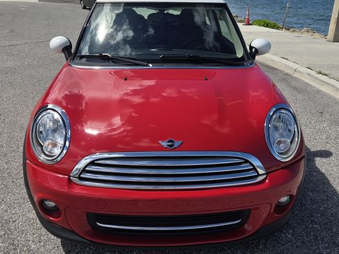 Used 2012 MINI Cooper Hardtop FWD image 2