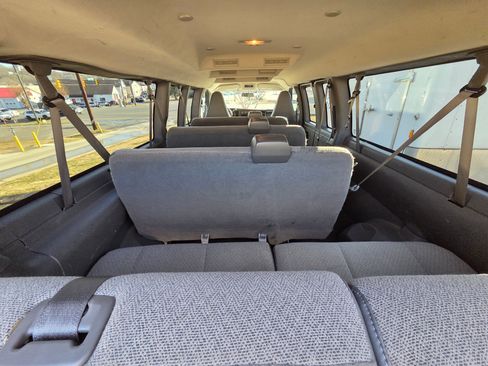 Used 2017 Chevrolet Express 3500 LT w/ LT Preferred Equipment Group image 13