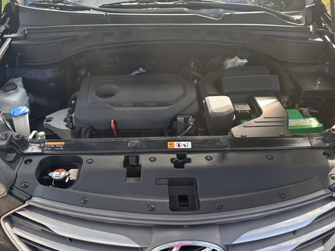 Used 2017 Hyundai Santa Fe Sport image 18