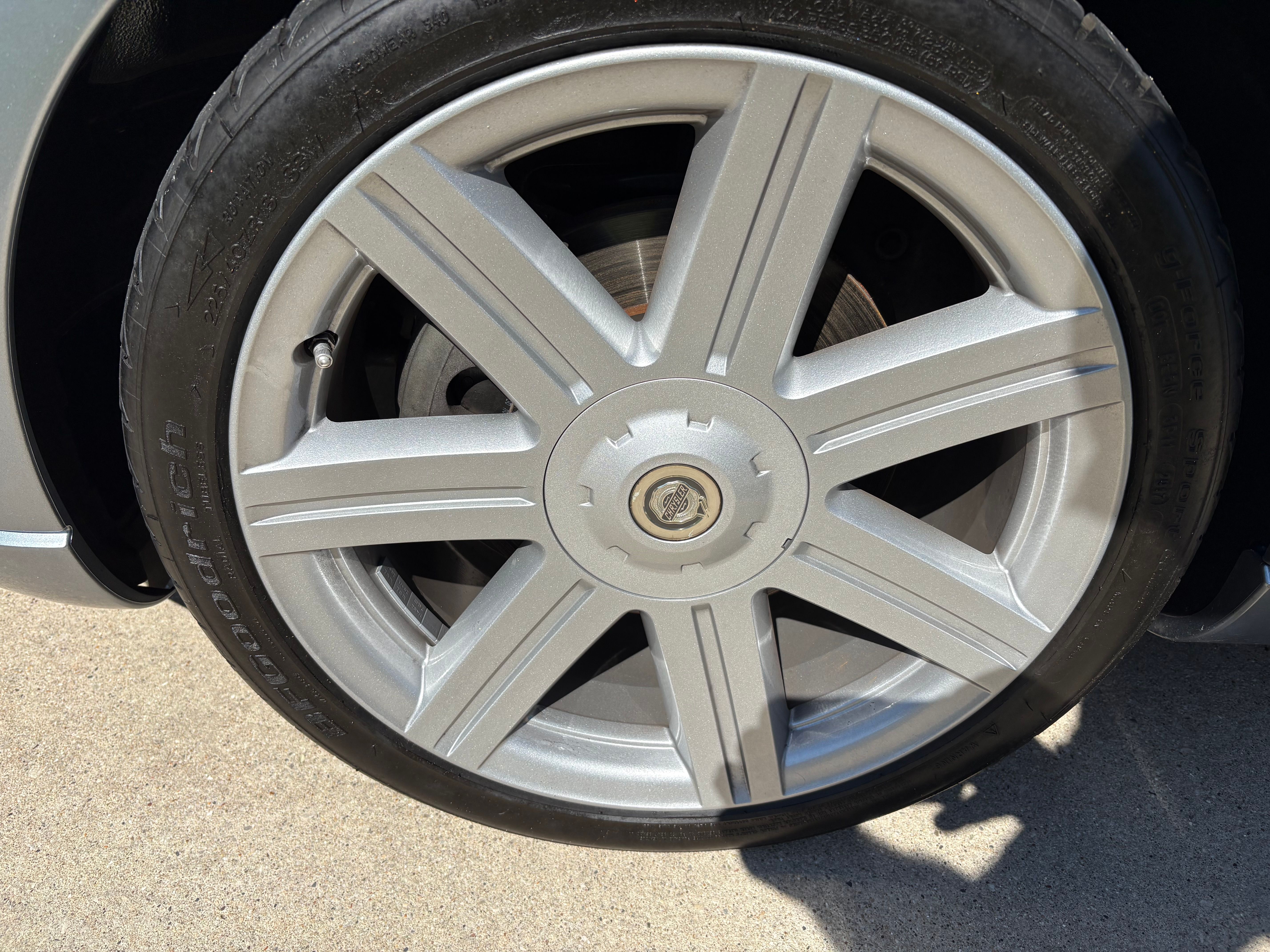 Used 2006 Chrysler Crossfire Limited RWD image 5