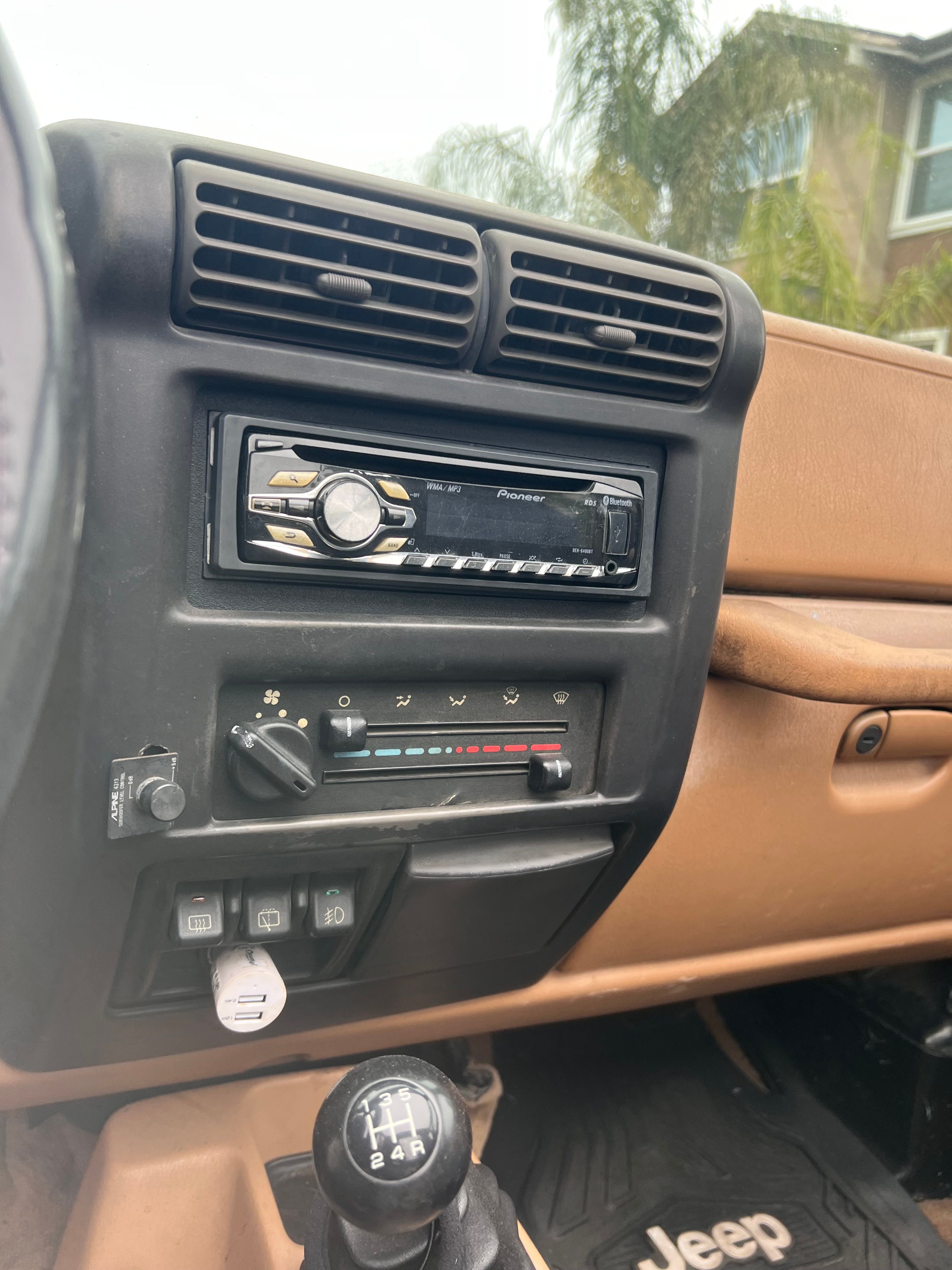 Used 1998 Jeep Wrangler Sahara AWD/4WD image 26
