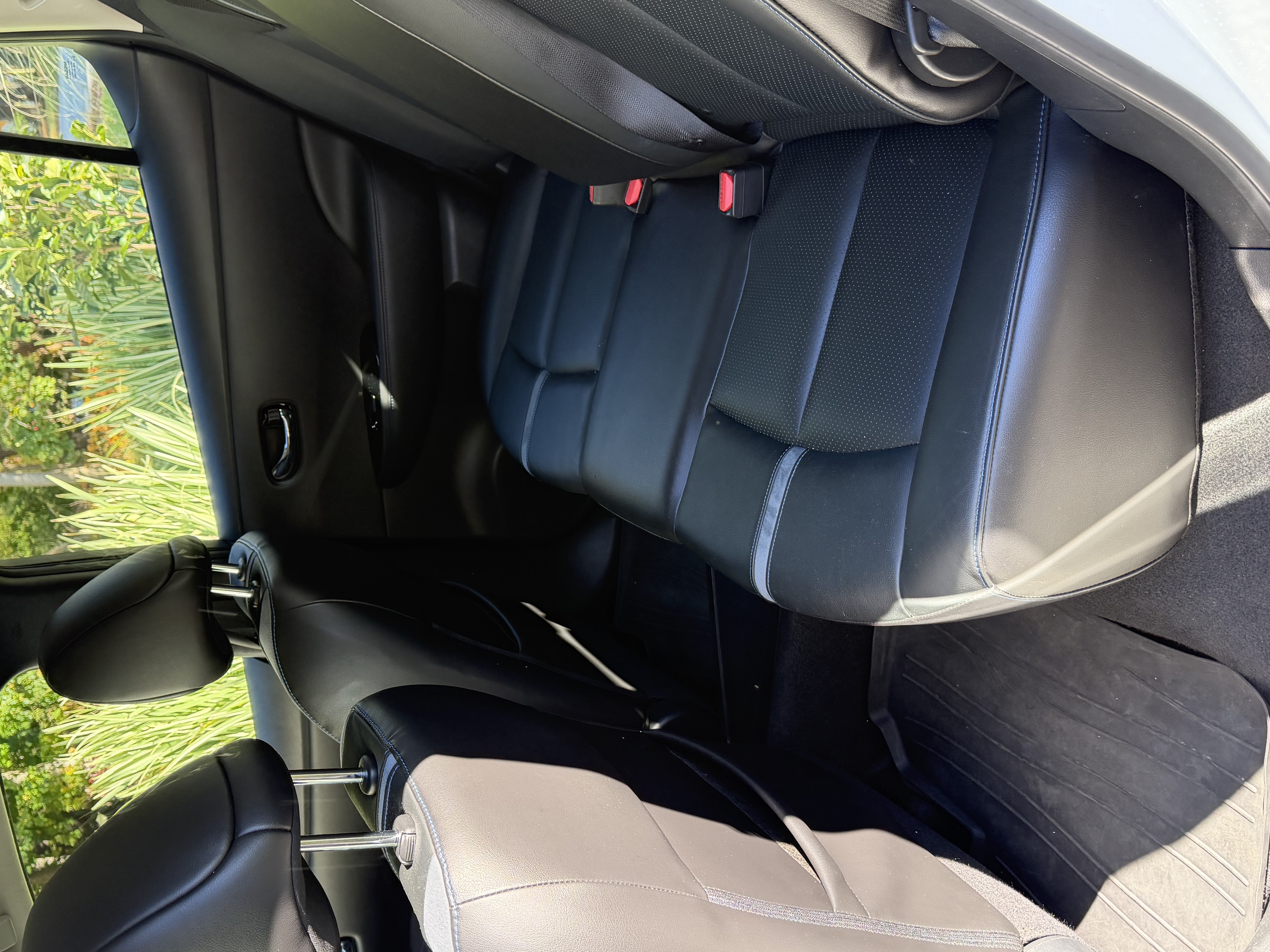 Used 2019 Nissan Leaf SL w/ SL Technology Package FWD image 9
