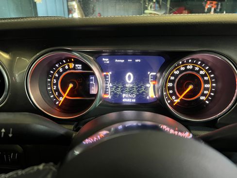 Used 2018 Jeep Wrangler Unlimited Sahara image 18