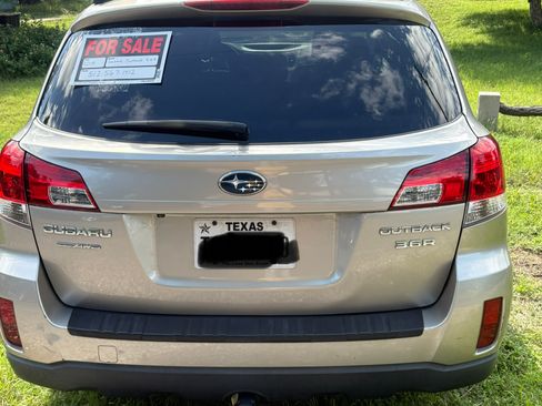 Used 2014 Subaru Outback 3.6R Limited w/ Moonroof Package AWD/4WD image 5