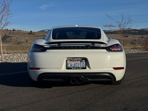 Used 2018 Porsche 718 Cayman S image 9