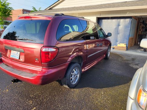 Used 2003 Dodge Grand Caravan SE image 6