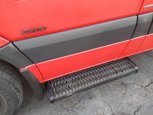 Used 2011 Mercedes-Benz Sprinter 2500 image 23