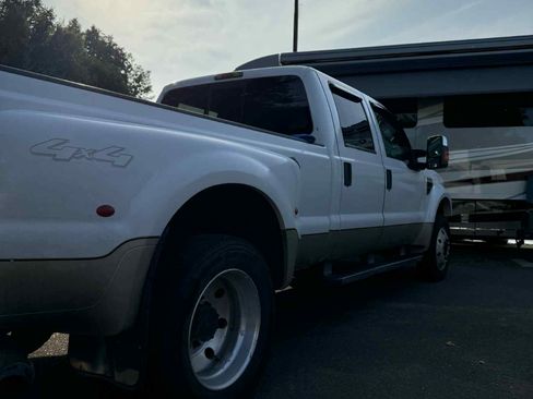 Used 2008 Ford F450 Lariat image 2