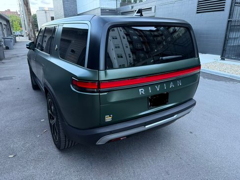 Used 2023 Rivian R1S Adventure Quad AWD/4WD image 5