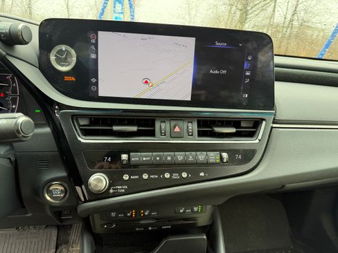 Used 2022 Lexus ES 350 w/ Premium Package image 13