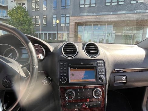 Used 2010 Mercedes-Benz GL 450 4MATIC image 11