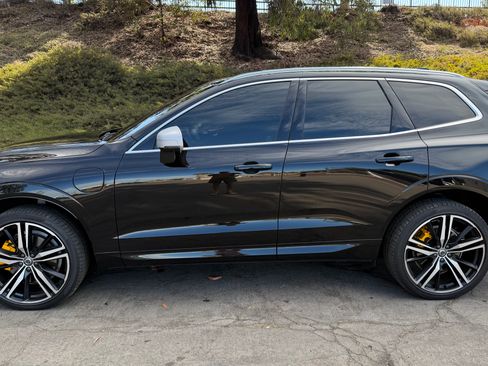 Used 2019 Volvo XC60 T8 R-Design w/ Advanced Package AWD/4WD image 1