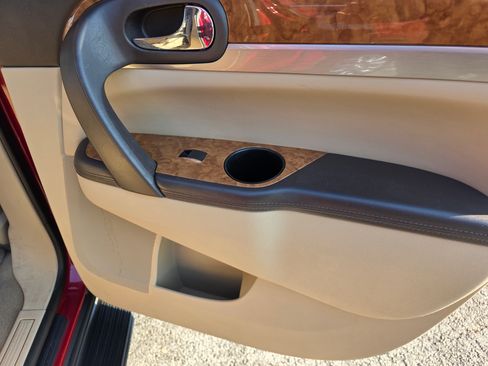 Used 2012 Buick Enclave Premium image 6