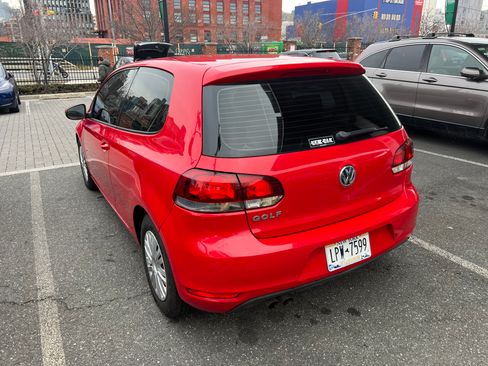 Used 2012 Volkswagen Golf 2-Door image 8