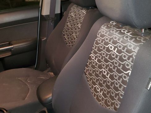 Used 2011 Kia Soul + image 12