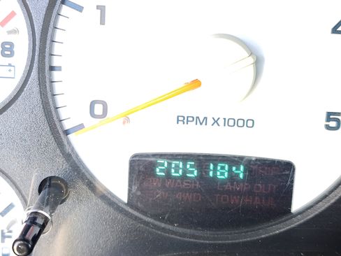 Used 2004 Dodge Ram 3500 Truck SLT w/ Sport Appearance Group image 4