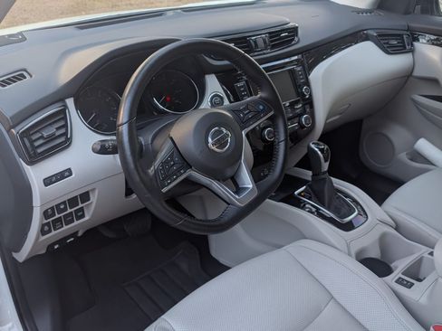 Used 2022 Nissan Rogue Sport SL image 11