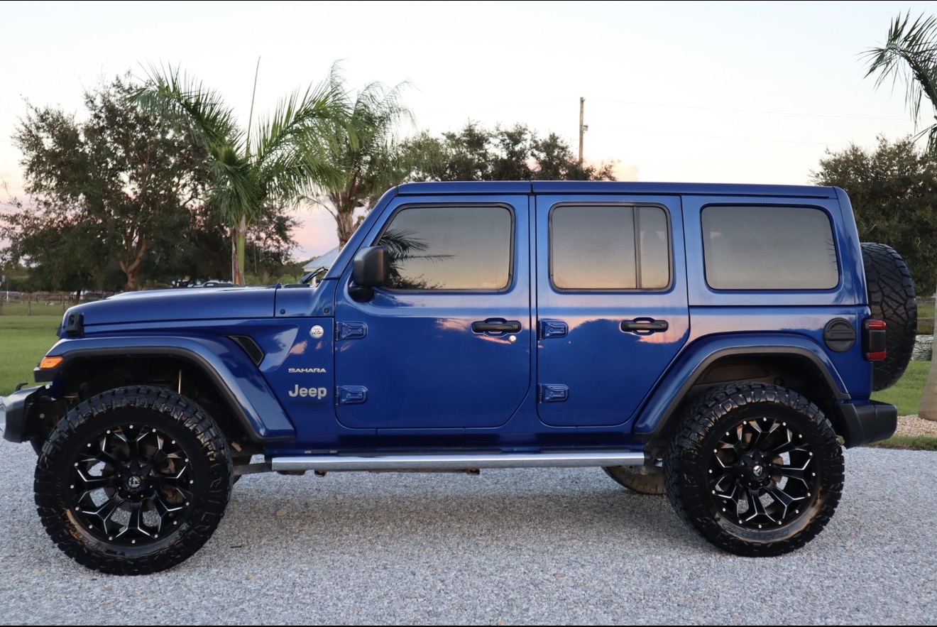 Used 2019 Jeep Wrangler Unlimited Sahara AWD/4WD image 5
