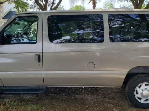 Used 2008 Ford E-350 and Econoline 350 XLT image 1