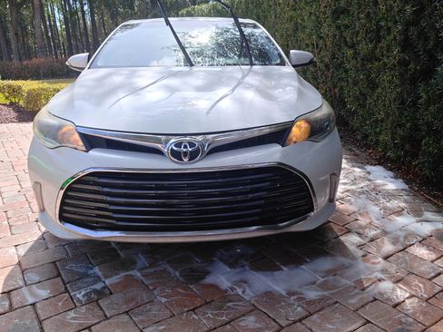 Used 2016 Toyota Avalon XLE image 1