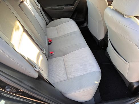 Used 2015 Toyota Corolla LE image 6