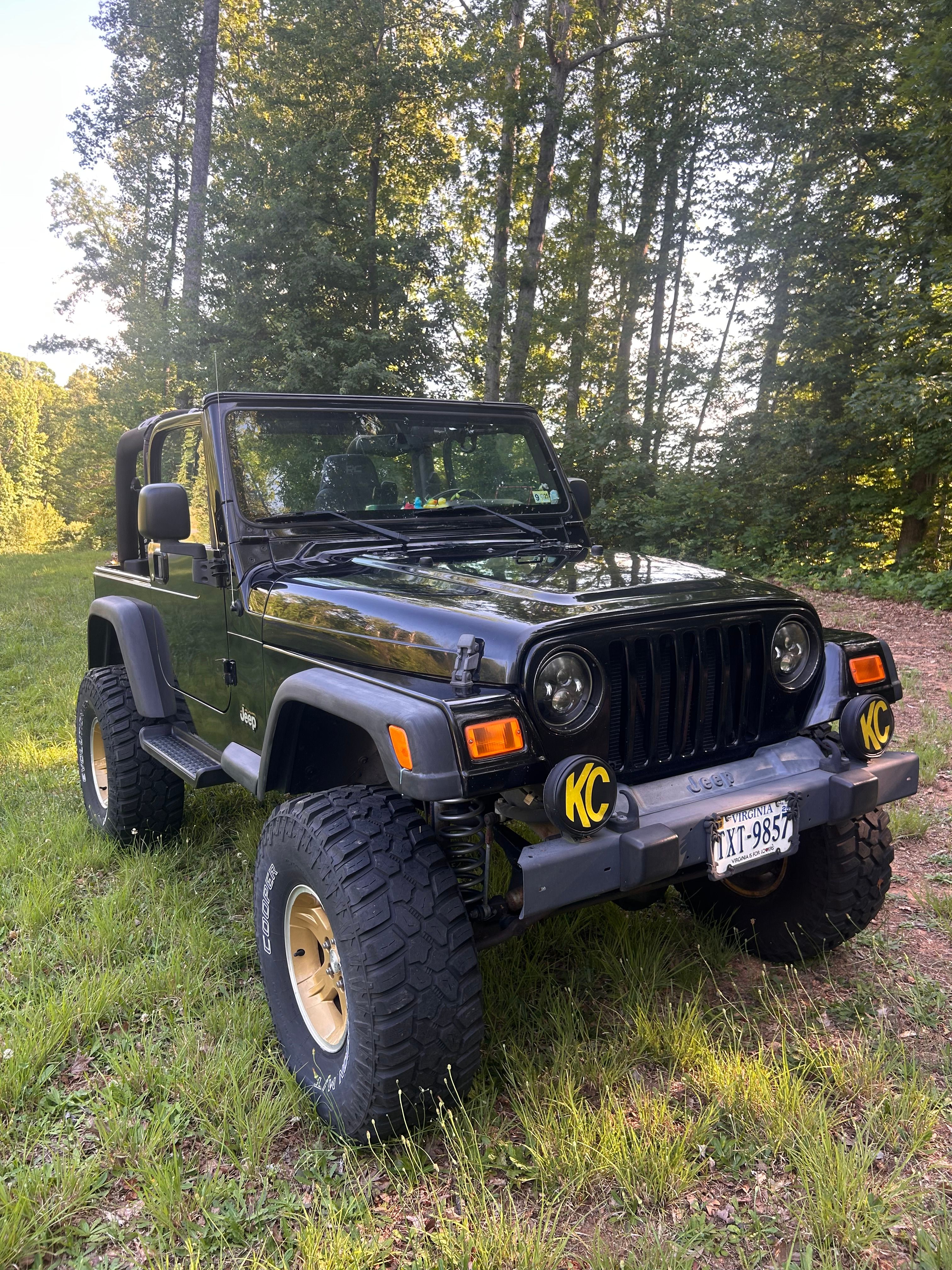 Used 2006 Jeep Wrangler Sport w/ Golden Eagle Group AWD/4WD image 2
