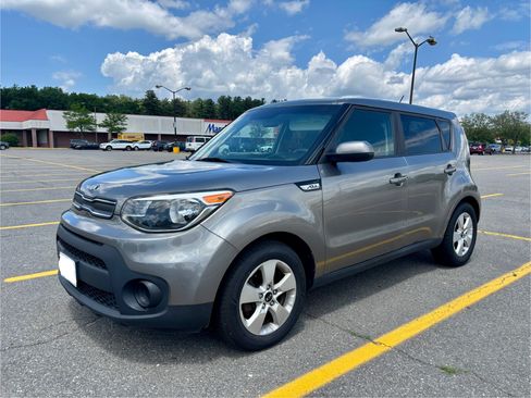 Used 2019 Kia Soul w/ Convenience Package FWD image 1
