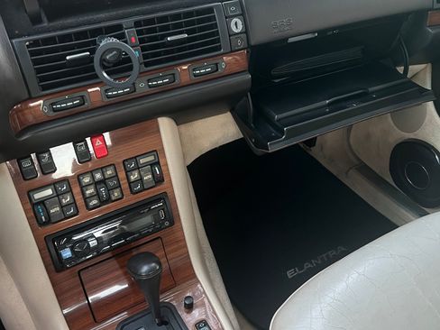 Used 1993 Mercedes-Benz 300 SE image 26