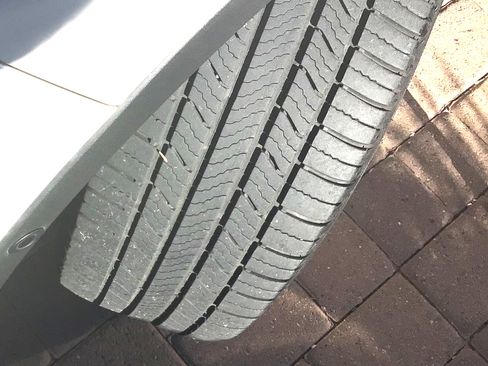 Used 2018 Ford Escape Titanium w/ Ford Safe & Smart Package image 15