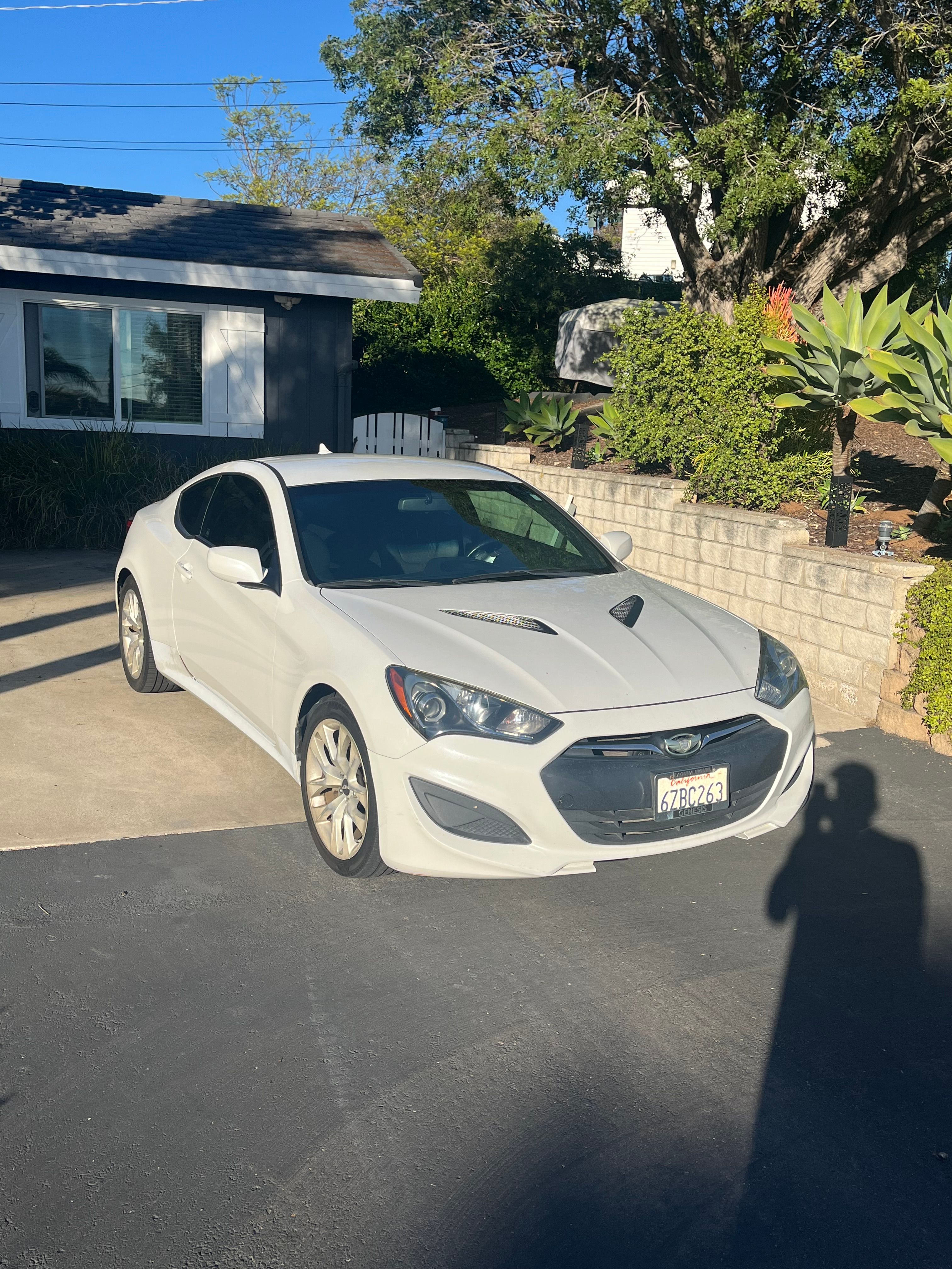 Used 2013 Hyundai Genesis 2.0T RWD image 1