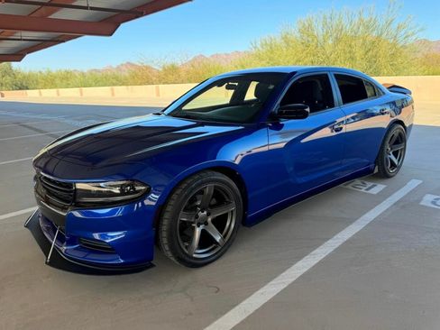 Used 2018 Dodge Charger SXT w/ Blacktop Package RWD image 14