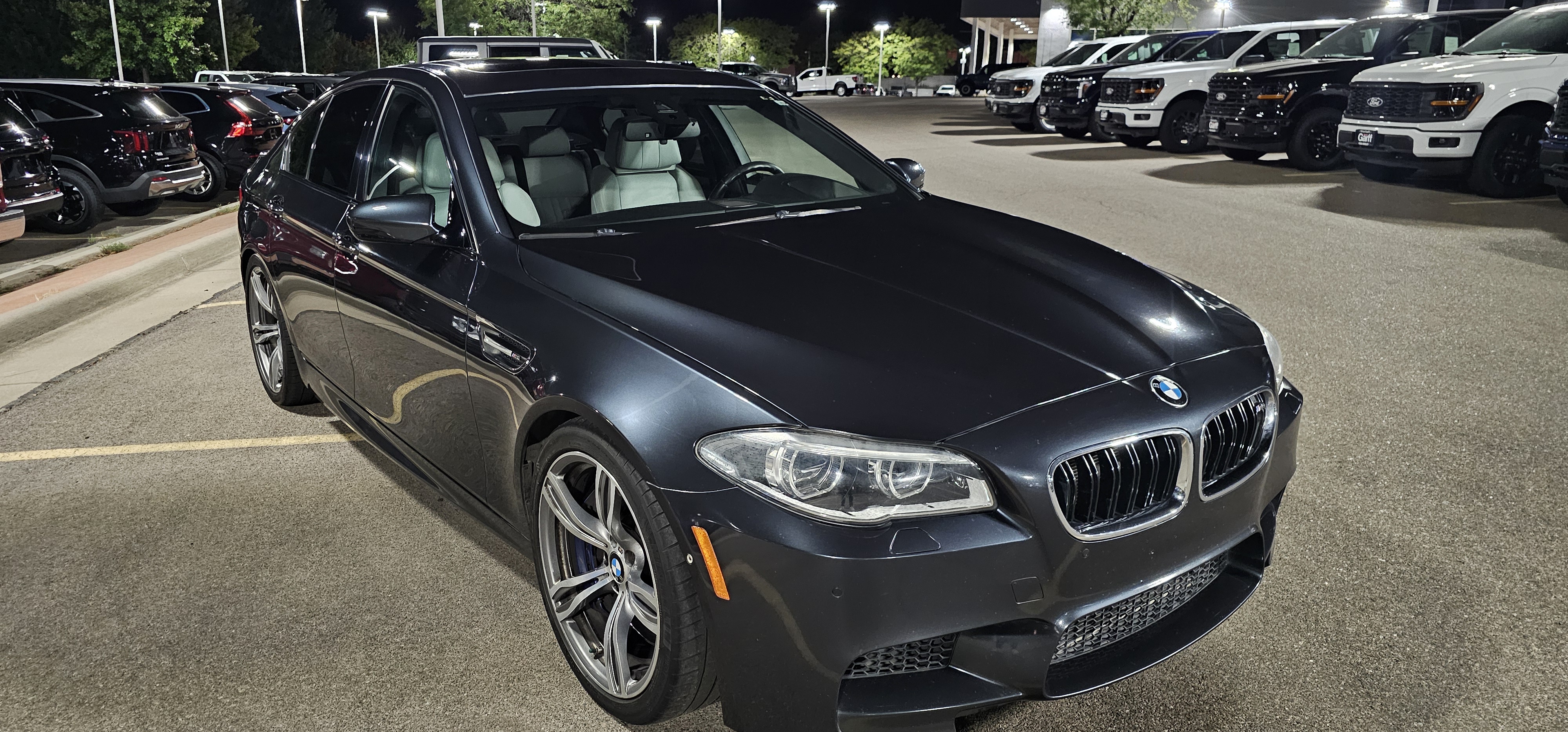 Used 2015 BMW M5 RWD image 8