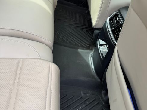 Used 2020 Honda CR-V Touring image 12