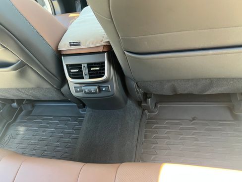 Used 2022 Subaru Outback Touring XT AWD/4WD image 12
