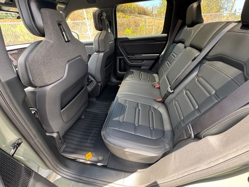 Used 2027 Rivian R2 Performance AWD/4WD image 15