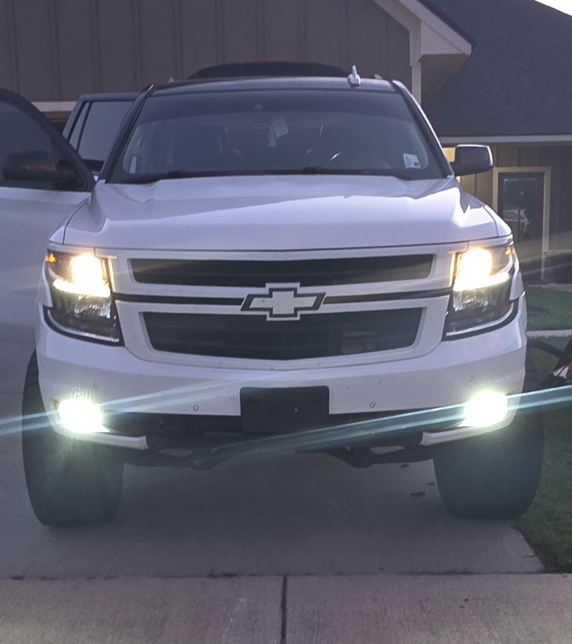 Used 2018 Chevrolet Tahoe LT AWD/4WD image 2