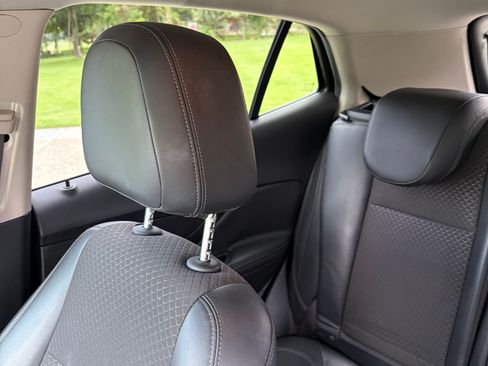 Used 2018 Buick Encore Preferred FWD image 19