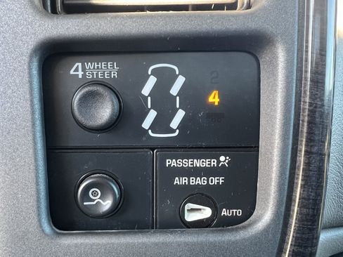 Used 2004 GMC Sierra 1500 Denali image 27