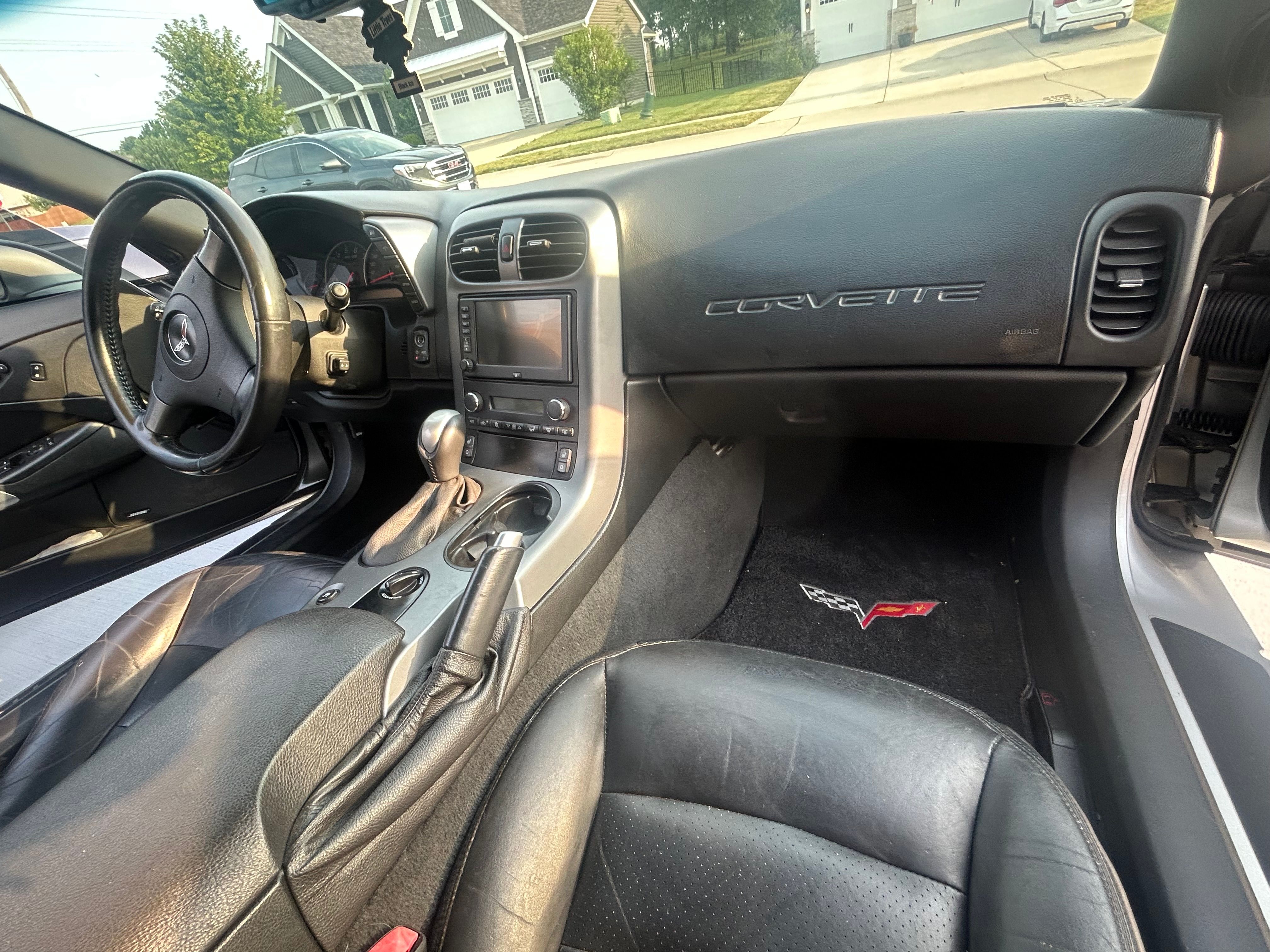 Used 2006 Chevrolet Corvette Coupe w/ Preferred Equipment Group RWD image 10