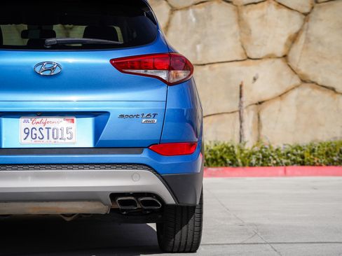 Used 2017 Hyundai Tucson Sport w/ Cargo Package image 18