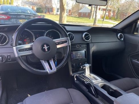 Used 2006 Ford Mustang Coupe image 9
