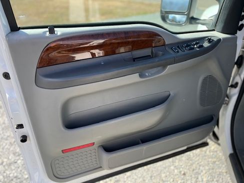 Used 2004 Ford F250 Lariat image 27