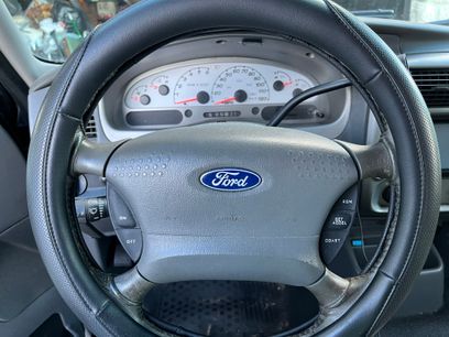 Used 2005 Ford Explorer Sport Trac XLT