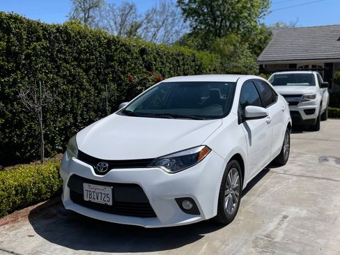 Used 2014 Toyota Corolla LE image 12